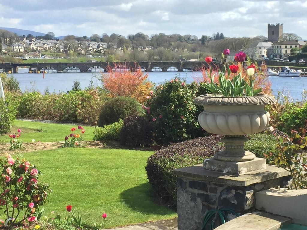 The Lakeside Hotel & Leisure Centre Killaloe Exterior foto